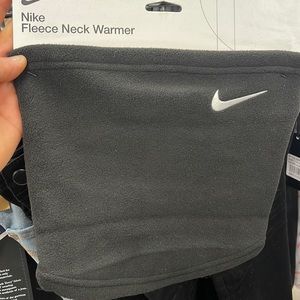 Nike
Fleece Neck Warmer